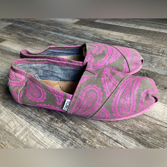TOMS PINK AND GREY PAISLEY PRINT SHOES W7.5 - Picture 5 of 10